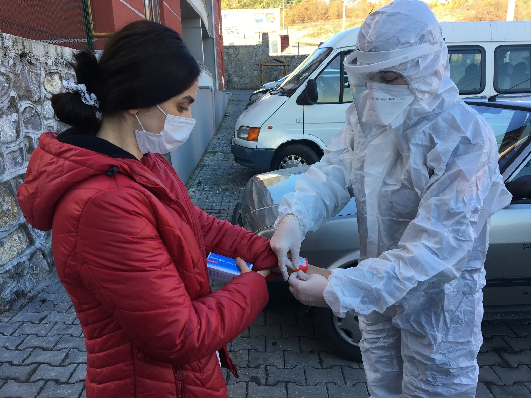 Uygulanmaya başlandı! Bartın'da koronavirüs hastalarına barkodlu bileklik