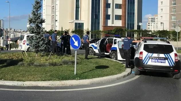 İstanbul'da sıcak anlar! "Dur" ihtarına uymayan araca ateş açıldı - 1