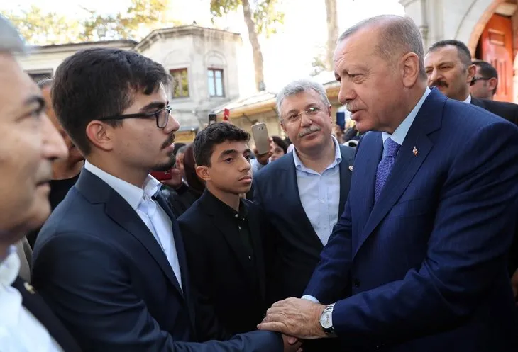 Başkan Erdoğan’a Eyüp Sultan’da sevgi seli