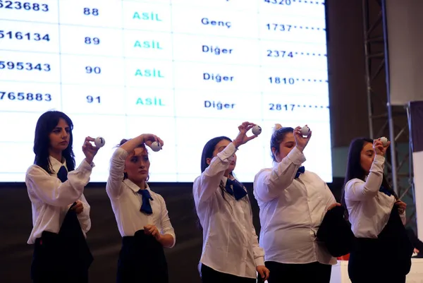 ilk-is-yerimde-kura-tarihi-belli-oldu-cevre-sehircilik-ve-iklim-degisikligi-bakani-murat-kurum-duyurdu-1678611389032.jpg “İlk İş Yerim”de kura tarihi belli oldu! Çevre, Şehircilik ve İklim Değişikliği Bakanı Murat Kurum duyurdu - 2