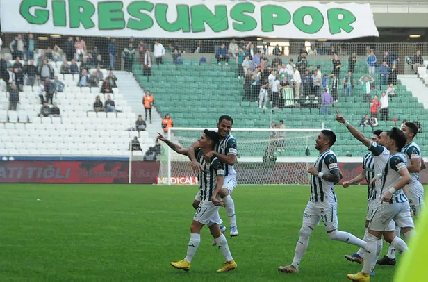 fenerbahce-giresunspor-maci-ne-zaman-saat-kacta-2022-super-lig-14-hafta-fb-giresunspor-maci-hangi-kanalda-1668081503983.jpg Fenerbahçe Giresunspor maçı ne zaman, saat kaçta? 2022 Süper Lig 14. hafta FB Giresunspor maçı hangi kanalda? - 3