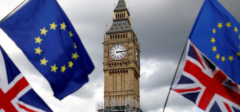 Brexit kaosu İngilizleri ikiye böldü