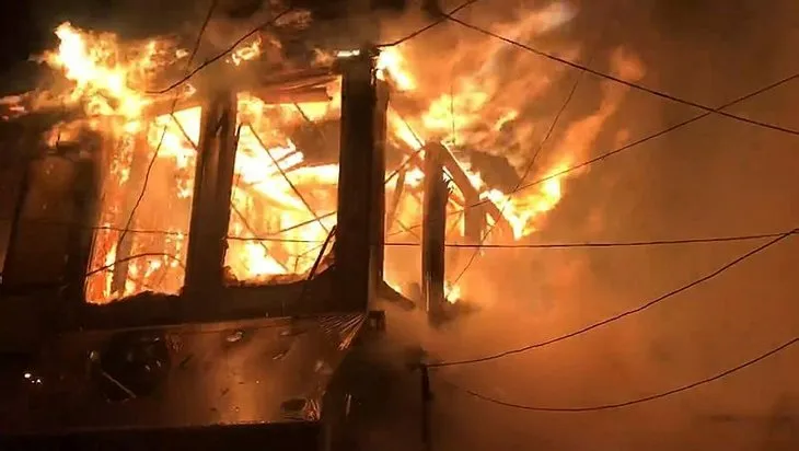 Son dakika: Afyonkarahisar’da korkutan yangın! 10 iş yeri alevlere teslim oldu