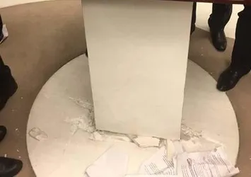 CHP'lilerin işgal ettiği kürsünün son hali!