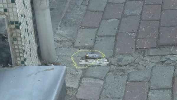 istanbulda-korku-dolu-anlar-alkoliklere-kizdi-tufekle-dehset-sacti-1661756095894.jpg İstanbul’da korku dolu anlar! Alkoliklere kızdı tüfekle dehşet saçtı - 6