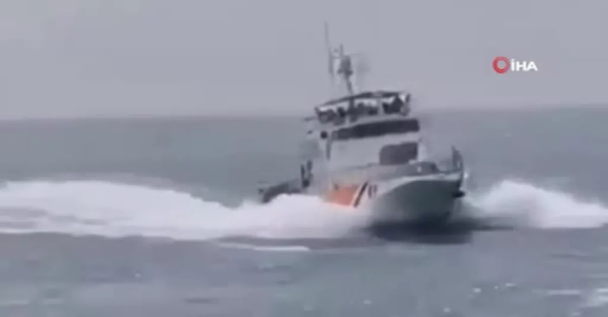 Türk Sahil Güvenlik botları Yunan botunu böyle kovaladı