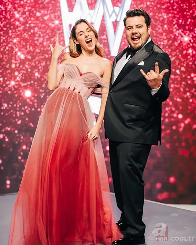 Tescilli güzel Berfu Yenenler komedyen kocası Eser Yenenler’e gelen mesajı sosyal medyasından paylaştı! “Arkadaşım o etap bitti, ben kazandım” 1