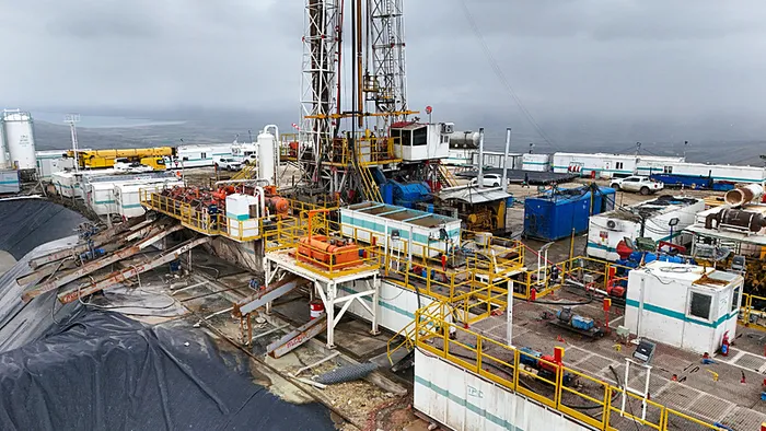 Van'da petrol arayışı! 200 tonluk dev sondaj kulesi kuruldu - 1