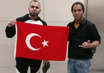 Efsane futbolcu Ronaldinho İstanbul'da