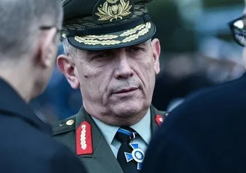 Fransa ve ABD'nin eskimiş silahıyla cesaretlenen Yunan General'den büyük tahrik! Esamesi bile okunmayan ordu gücüyle meydan okuduğunu sanıyor