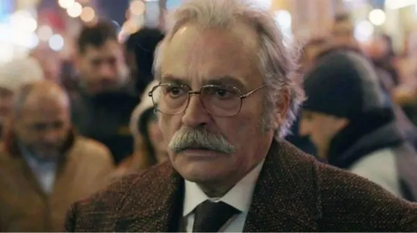 son-dakika-haluk-bilginer-sahnede-fenalasti-usta-oyuncu-hastaneye-kaldirildi-haluk-bilginerin-saglik-durumu-na-1678741589416.jpg Usta oyuncu Haluk Bilginer'den yeni haber! Sahnede fenalaşıp hastaneye kaldırılmıştı - 6