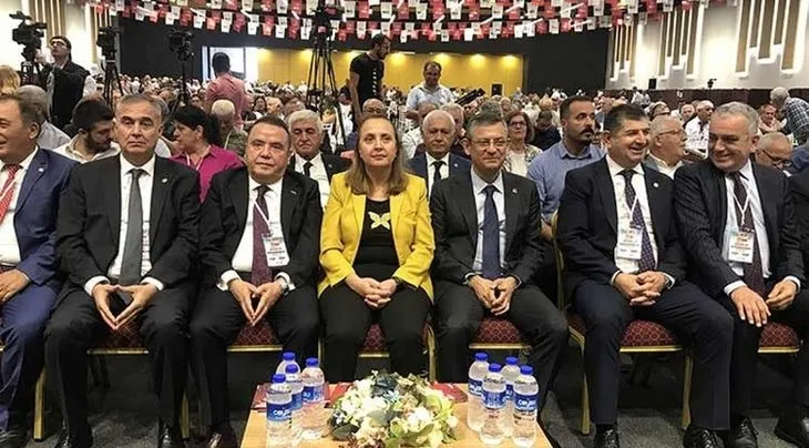 CHP’nin Antalya kongresinde skandal! Yüksek Disiplin Kurulu Üyesi Garip Erdoğan kürsüden Selahattin Demirtaş’a selam yolladı