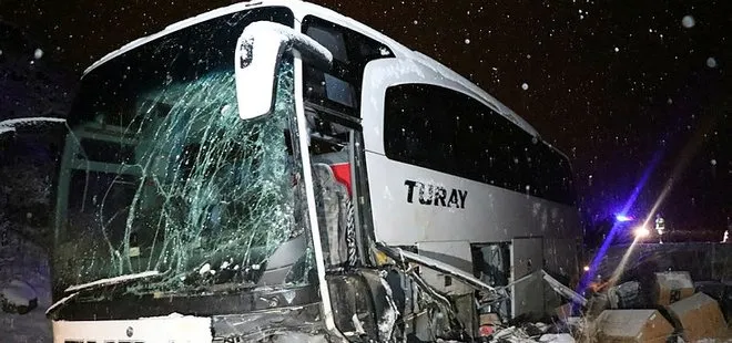 Erzincan’da yolcu otobüsü iş makinesine çarptı! Çok sayıda yaralı var