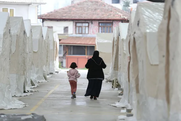 Türkiye eski Türkiye değil! Çadırlar 3 saatte kuruldu