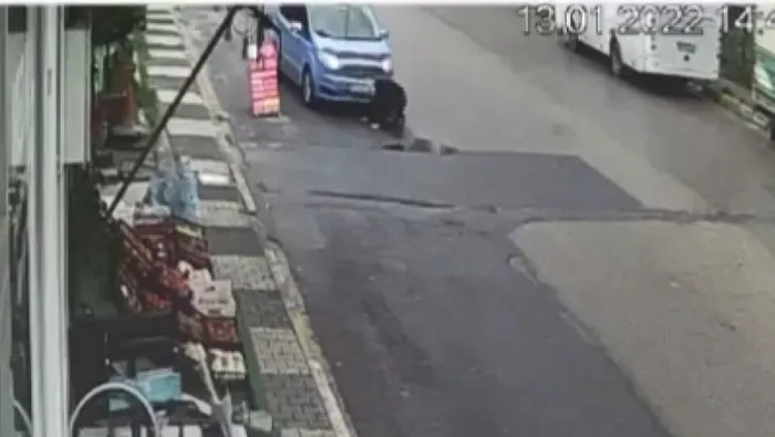 Son dakika: Maltepe'de otomobilini kontrol ederken İETT otobüsüne çarptı! Beyin kanaması geçirdi - 3