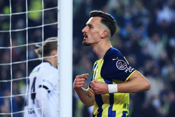 Son dakika | Fenerbahçe'de bir ayrılık daha! Mergim Berisha Augsburg'a kiralandı - 1