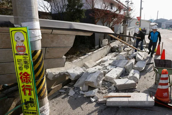 japonyadaki-73luk-deprem-sonrasi-100den-fazla-yarali-1613276855509.jpg Japonya'daki 7,3'lük deprem sonrası 100'den fazla yaralı - 2