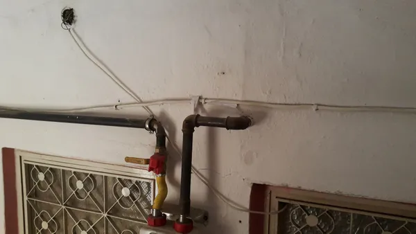 Ne kira ne de fatura ödüyorlar! Badana bahanesiyle eve yerleştiler - 1