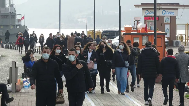 Yılbaşında sokağa çıkma yasağı var mı? 31 Aralık 2021 Cuma günü sokağa çıkma yasağı olacak mı?