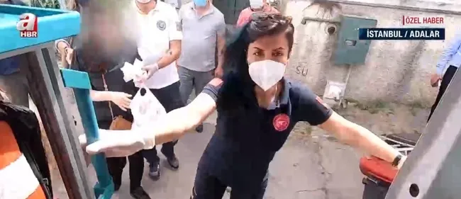 İstanbul’da yürekleri ısıtan görüntüler! Köpek ambulansı hastaneye kadar takip etti - 6