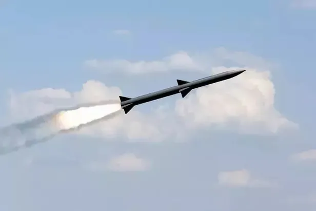 fettah-fuzesi-teknik-ozellikleri-fettah-hipersonik-fuze-menzili-ve-hizi-ne-kadar-1750222460994.jpg A Haber Foto Arşiv