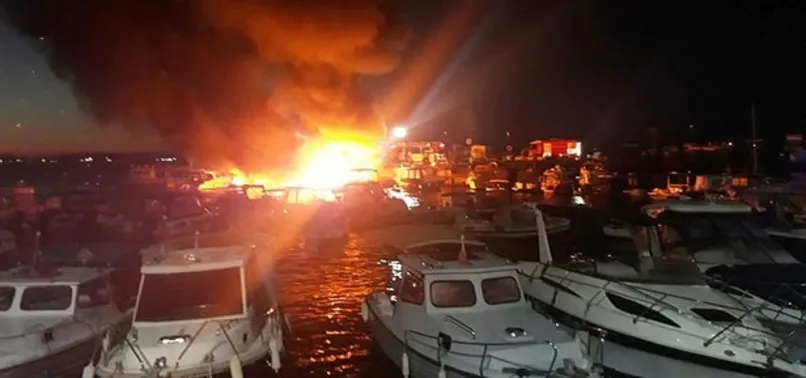 Kartal'da 6 tekne alev alev yandı