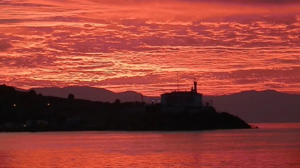 İzmir Foça'da günbatımı manzarası