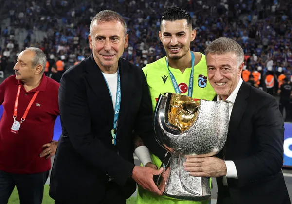 ahmet-agaoglundan-besiktas-taraftarina-kinama-1666016972637.jpg Ahmet Ağaoğlu'ndan Beşiktaş taraftarına kınama