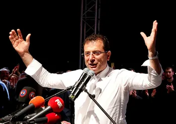 Ekrem İmamoğlu'nun maskesi bir kez daha düştü!
