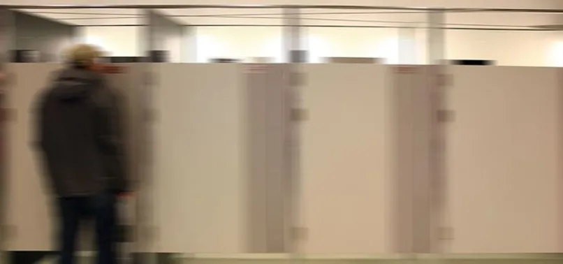 kocaeli nde soyunma kabininde genc kizi