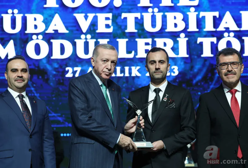 Başkan Erdoğan 100. Yıl TÜBİTAK ve TÜBA Bilim Ödülleri’ni sahiplerine takdim etti 7