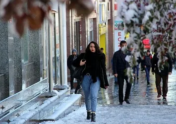 SON DAKİKA! Meteoroloji'den uyarı üstüne uyarı: Kar, fırtına ve sağanak geliyor! İşte 7 Aralık Salı İstanbul, İzmir, Ankara hava durumu