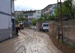 Gümüşhane'de sel felaketi: 1 ev ahır ve 4 araç zarar gördü