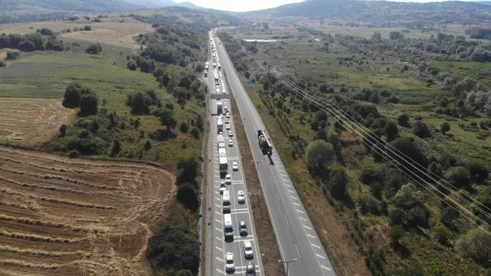 Son dakika: TEM’in Ankara yönü trafiğe kapatıldı - 1