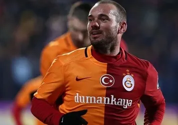 Wesley Sneijder Galatasaray'dan ayrılmak istemiyor!