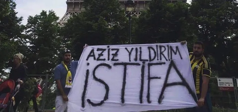 EYFEL'İN ÖNÜNDE ŞOK PANKART