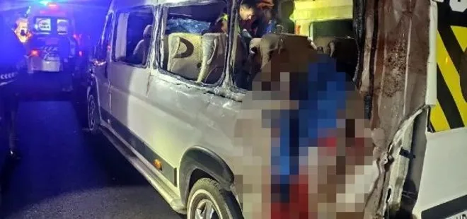 Kayseri’de facia gibi kaza! Minibüs ile TIR çarpıştı: 3 ölü, 16 yaralı