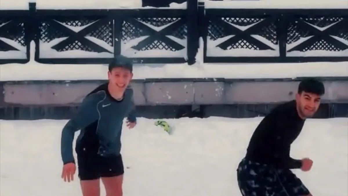 Arda Güler'den memleketinde kar altında top keyfi! İşte o görüntüler...