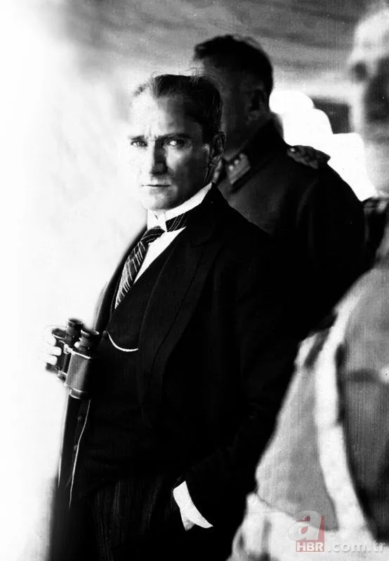 Türk bayrağı ve Atatürk fotoğrafları! 19 Mayıs Atatürk'ü Anma, Gençlik ve Spor Bayramı resimleri 22