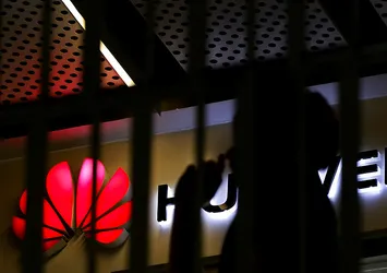 Huawei'den ABD'nin hamlesi sonrası yeni açıklama