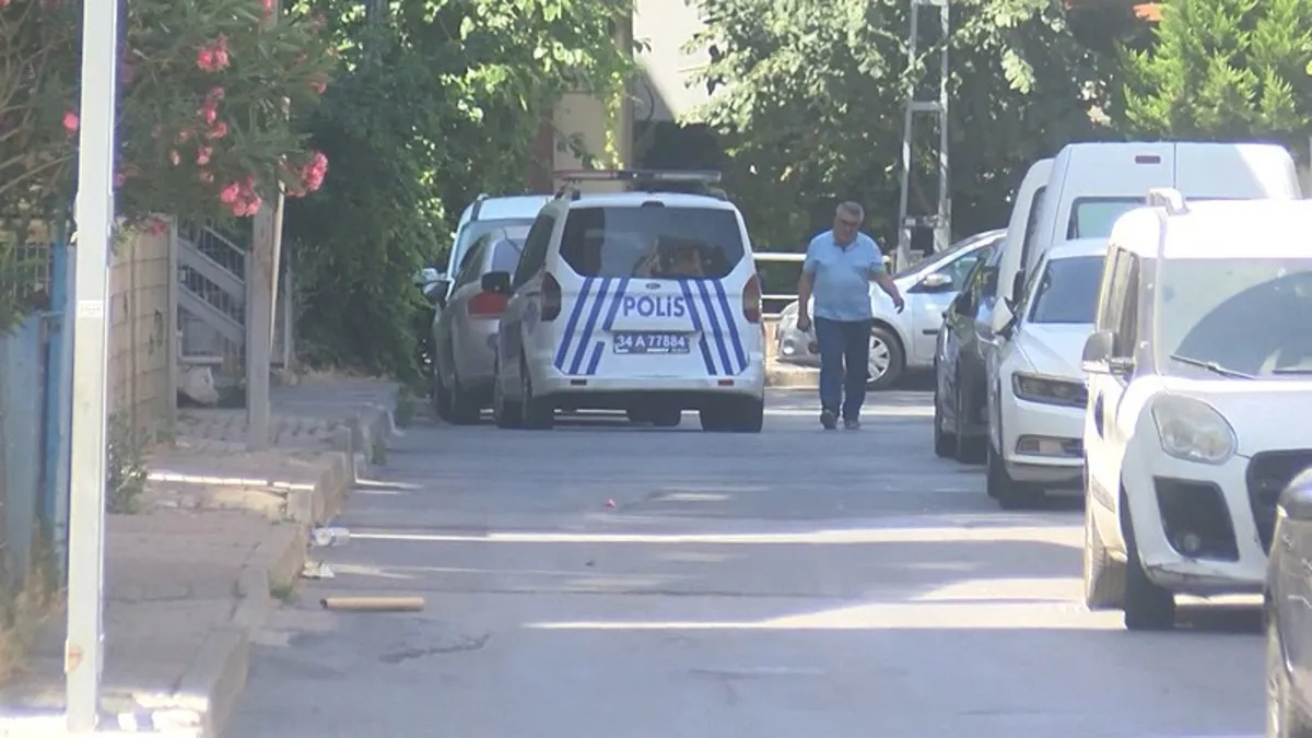Küçükçekmece'de derneğe silahlı saldırı! Kurşun yağdırdılar
