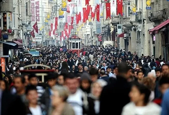 Türkiye nüfusu için kırmızı alarm! Rakamlar geriledi! Tek yaşayanların sayısı giderek artıyor - 4