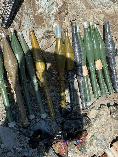 Kıran-6 operasyonunda PKK'ya ait silah ve mühimmat ele geçirildi - 2
