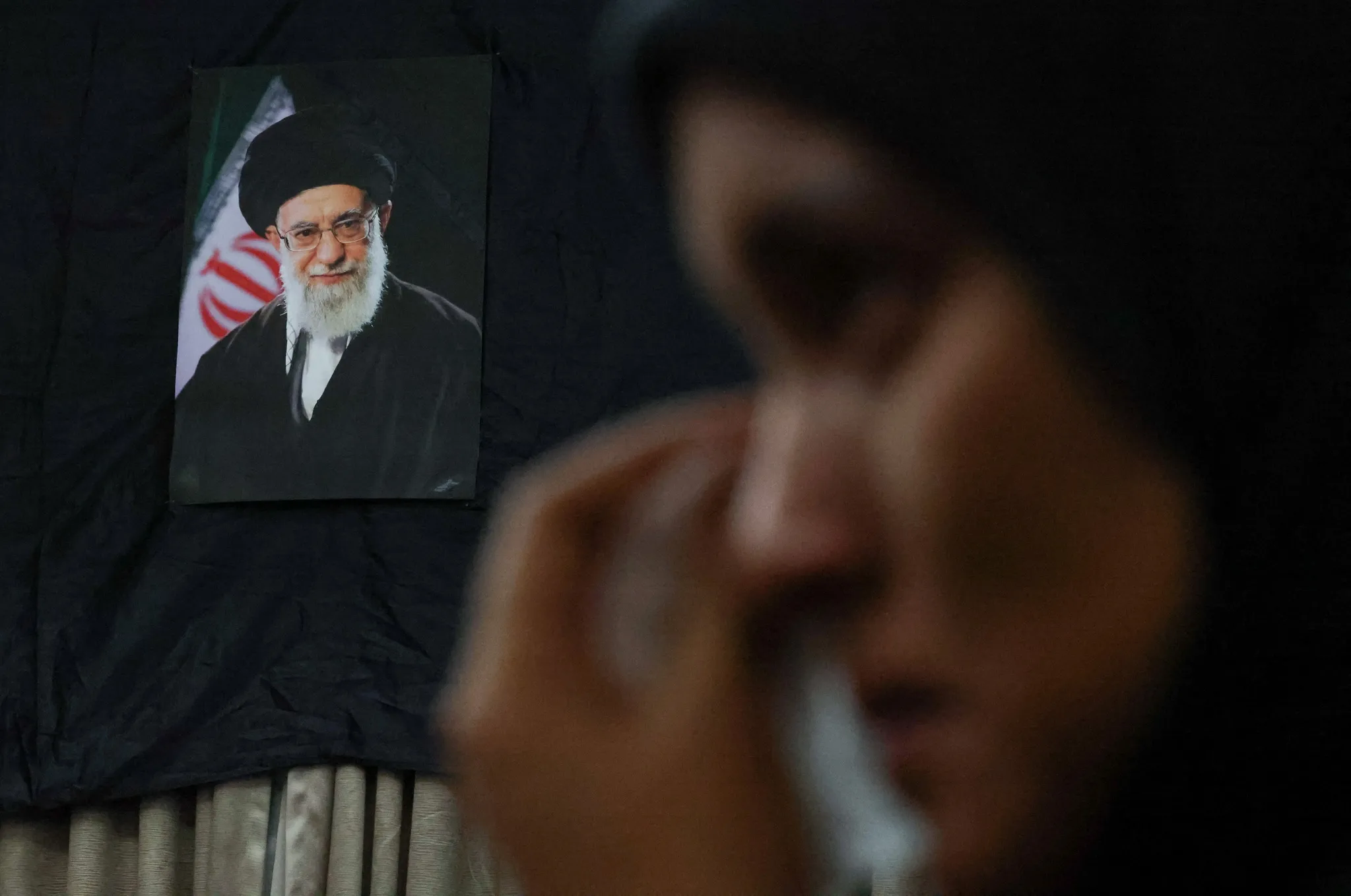 Hamaney suikastı nasıl gerçekleşti? Tahran baştan sona hacklenmiş