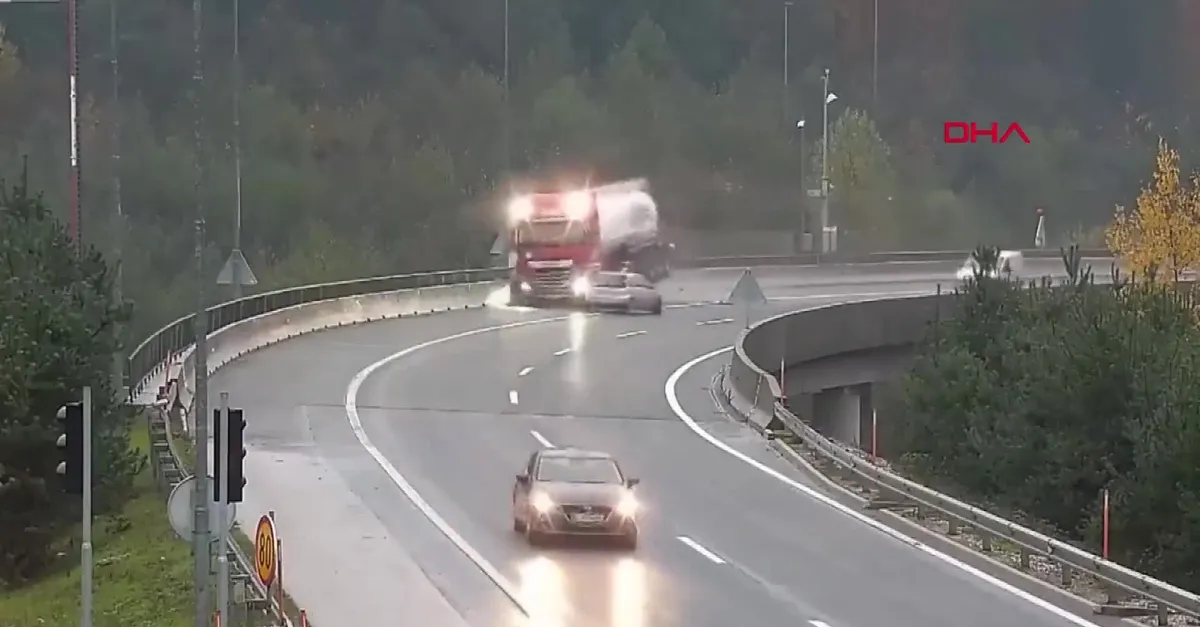 Tır sürücüsü 20 metreden aşağı uçtu