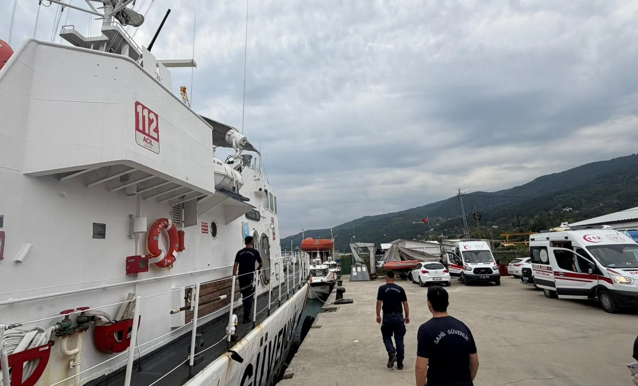 Kastamonu açıklarında gemi su aldı: 13 mürettebat kurtarıldı