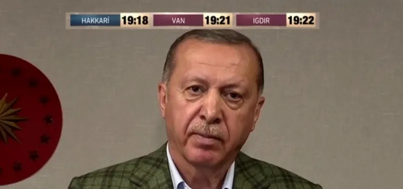 MİLYONLAR 19 MAYIS İÇİN EVLERİNDEN İSTİKLAL MARŞI OKUDU