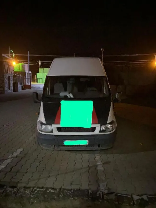 bitliste-14-kisilik-minibusten-68-kacak-gocmen-cikti-1619093596078.jpg Bitlis’te 14 kişilik minibüsten 68 kaçak göçmen çıktı - 1