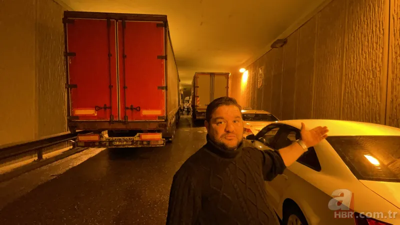 İstanbul'da sürücülerin kar çilesi sürüyor: Hadımköy'deki trafik yoğunluğu havadan görüntülendi! Kilometrelerce araç kuyruğu oluştu 21