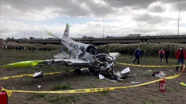 İstanbul’da dün düşen eğitim uçağının pilotu hayatını kaybetti - 3
